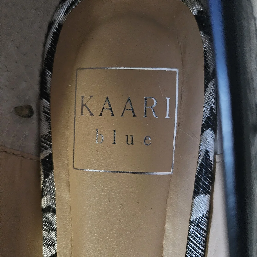 Kaari Blue Black White and Silver Flats - Women - Size 9.5 - Picture 7 of 7